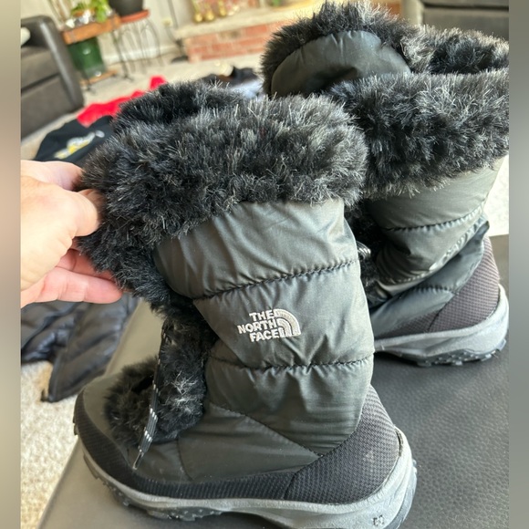 North Face girls snow boots - Picture 2 of 2